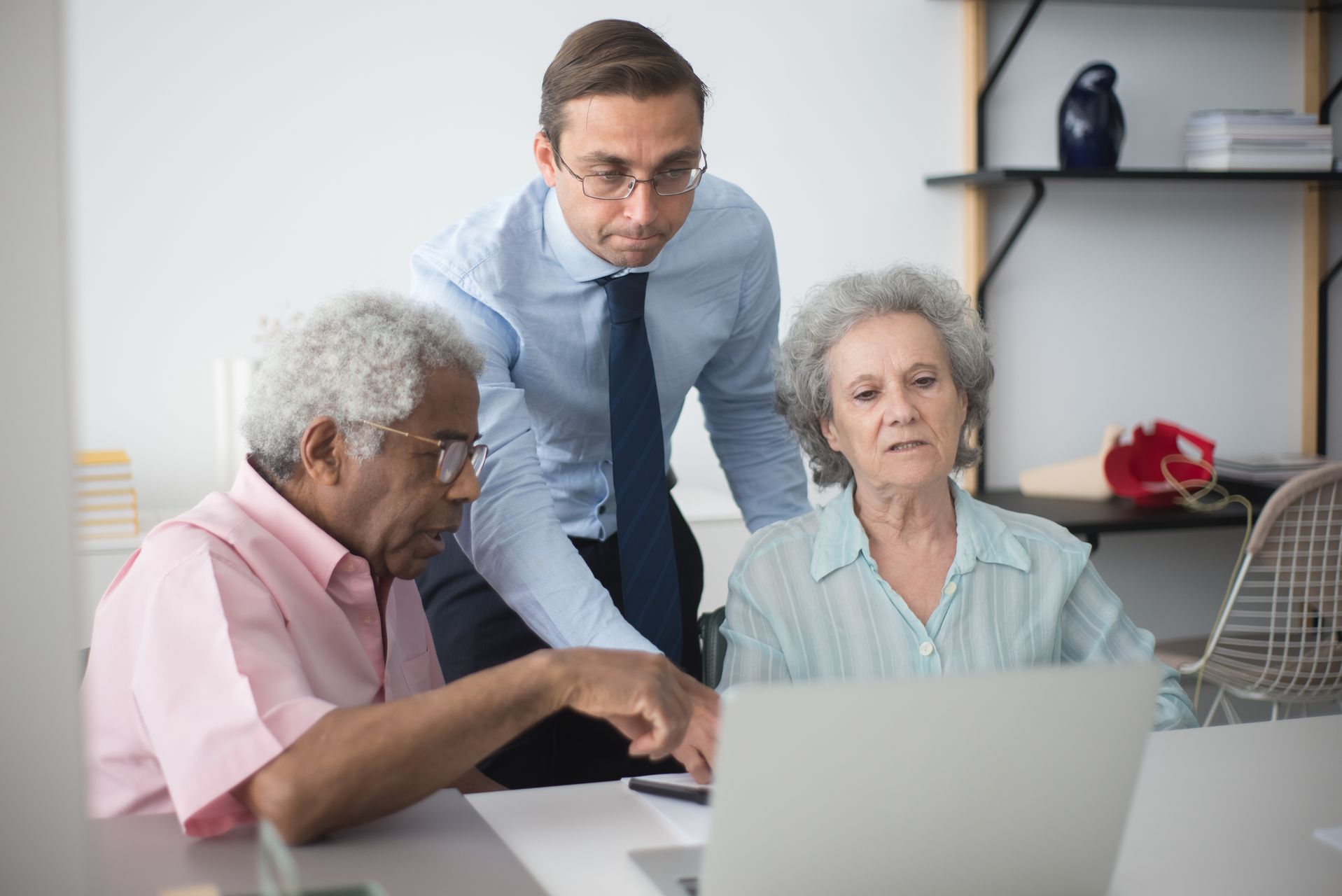 Confirming AARP Smart Driver insurance discount details with an insurance agent