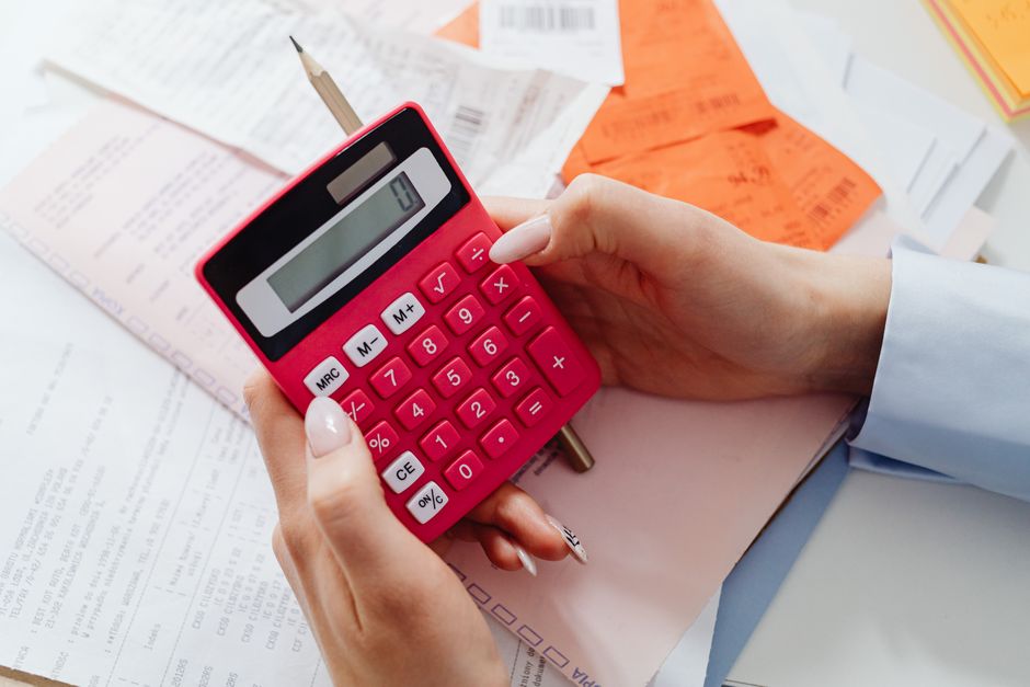 Calculating Social Security Fairness Act retroactive back pay with a calculator and benefit statement