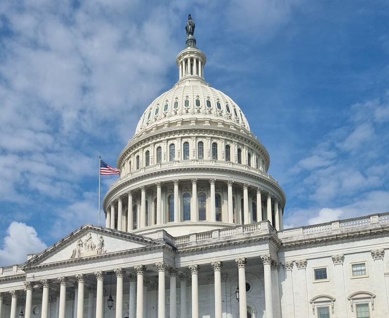 US Capitol building, symbol of Public Act 104-0452 property tax law